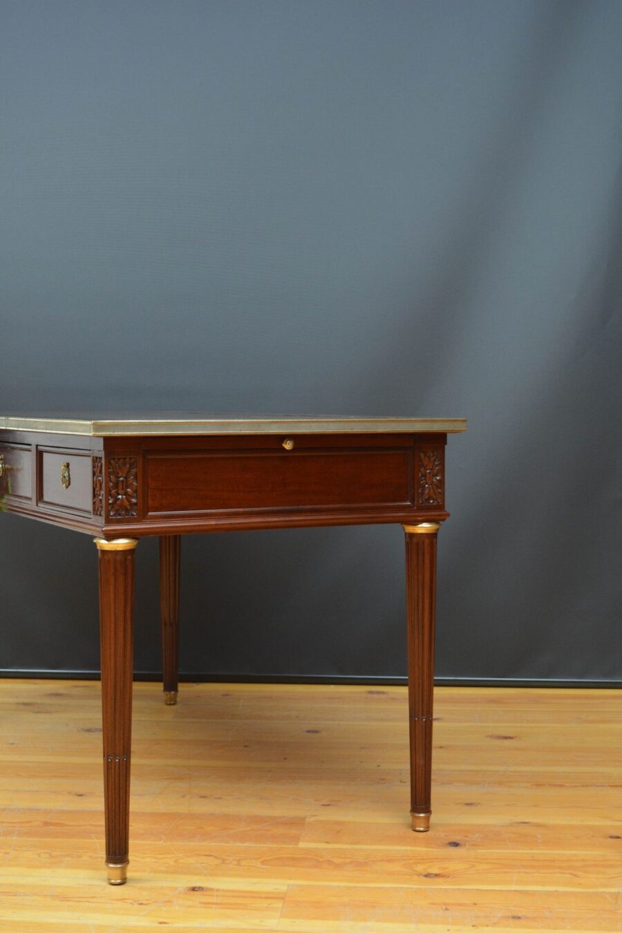 French Antique Writing Desk / Writing Table in Mahogany - Image 18