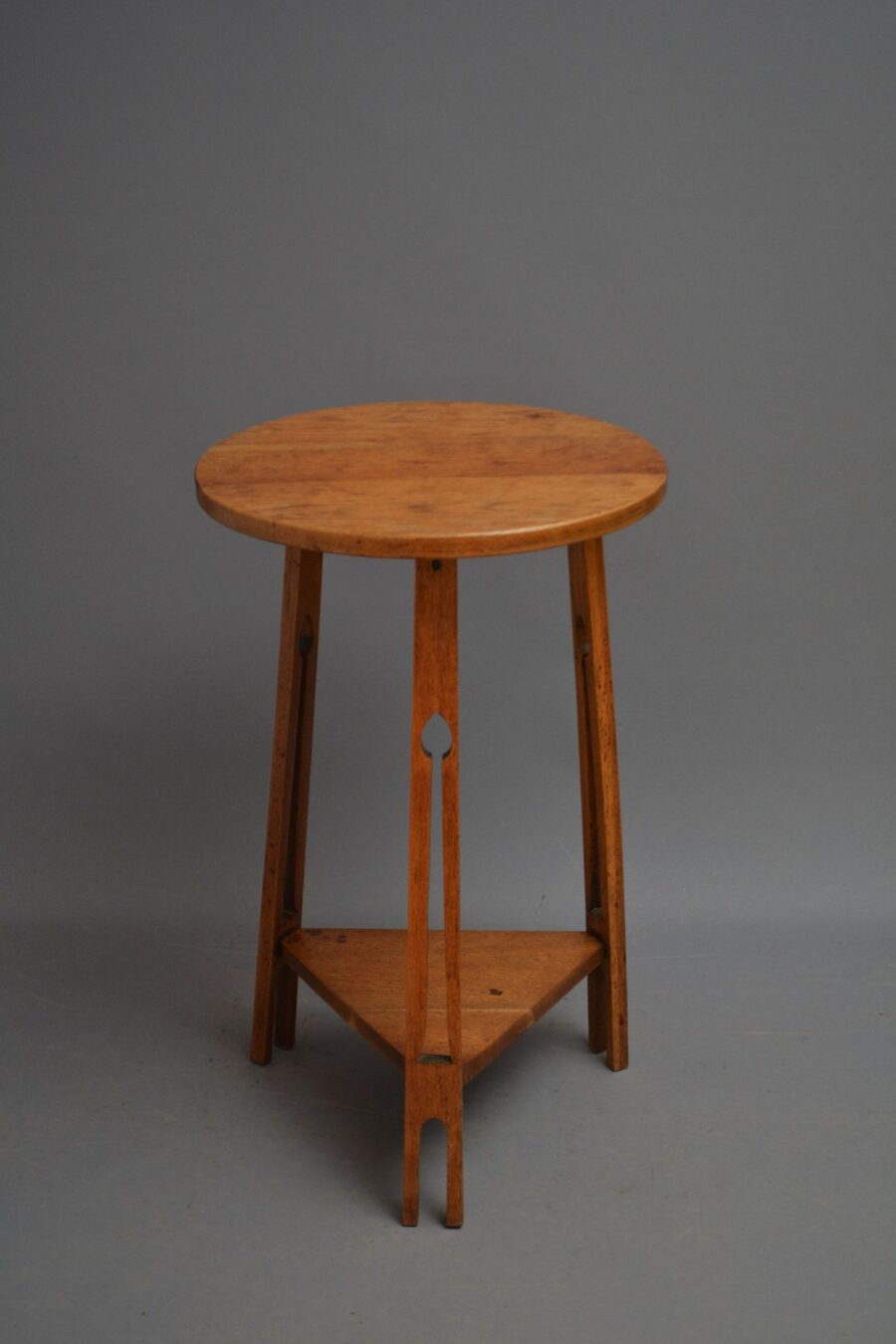 Arts and Crafts Oak Table / Occasional Table - Image 2