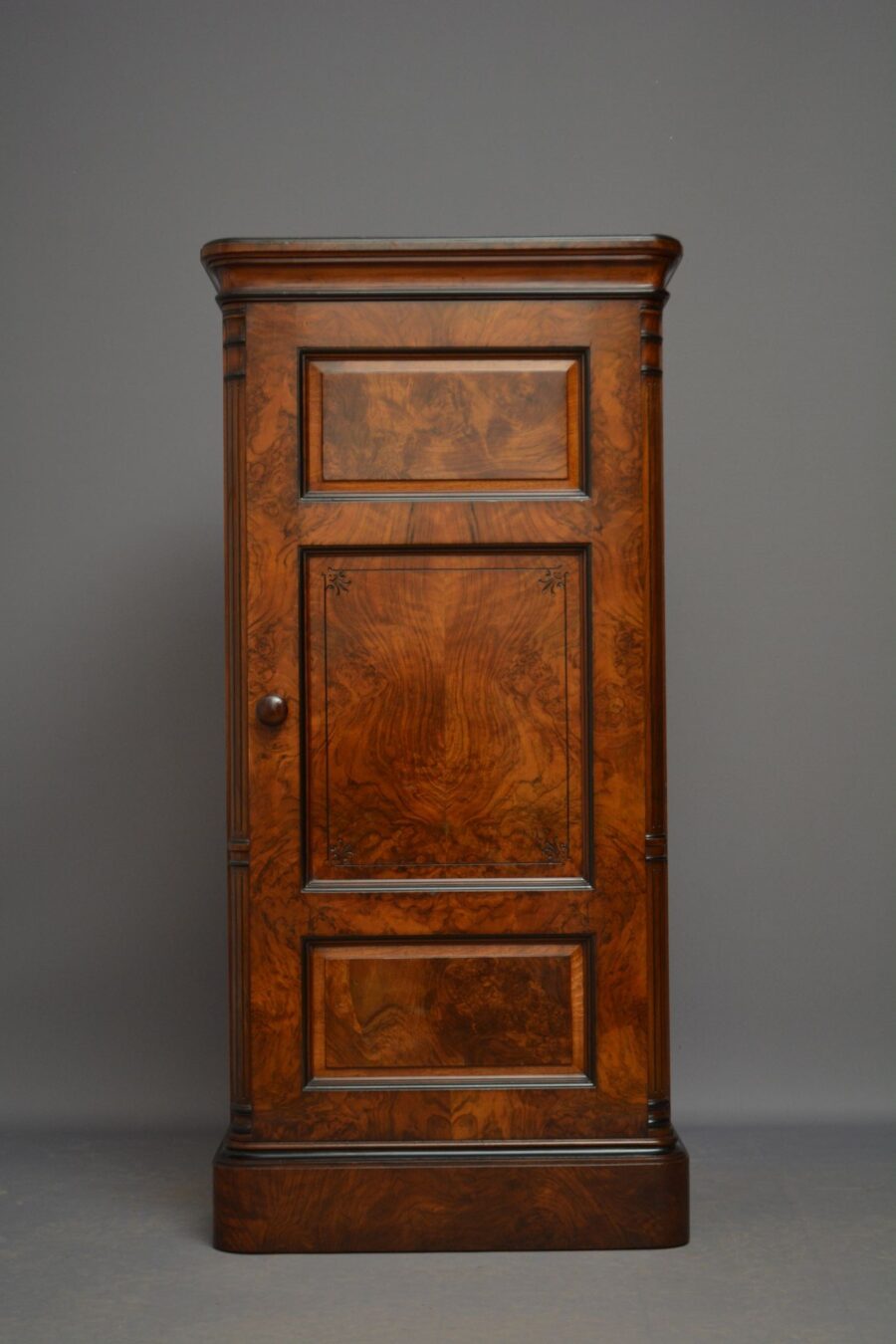 English Victorian Walnut Music Cabinet / Drinks Cabinet - Image 5