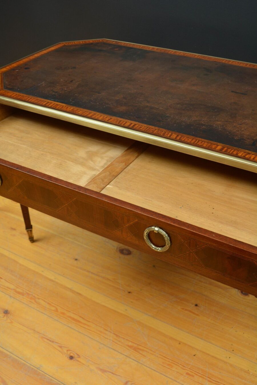 Superb Quality Antique Writing Table - Image 10