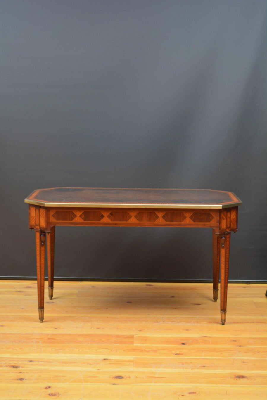 Superb Quality Antique Writing Table - Image 24