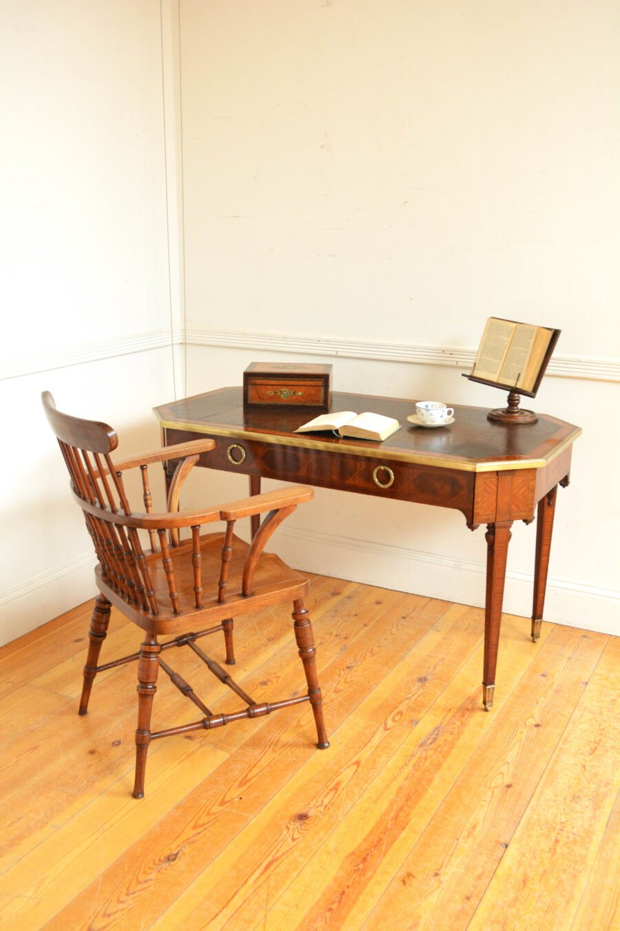 Superb Quality Antique Writing Table - Image 27