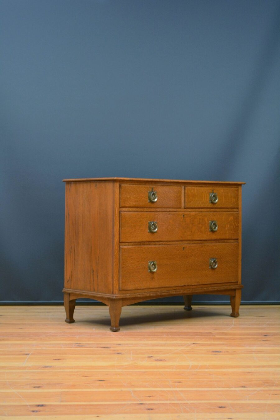 Robinson & Sons Arts and Crafts Solid Oak Low Chest of Drawers - Image 3