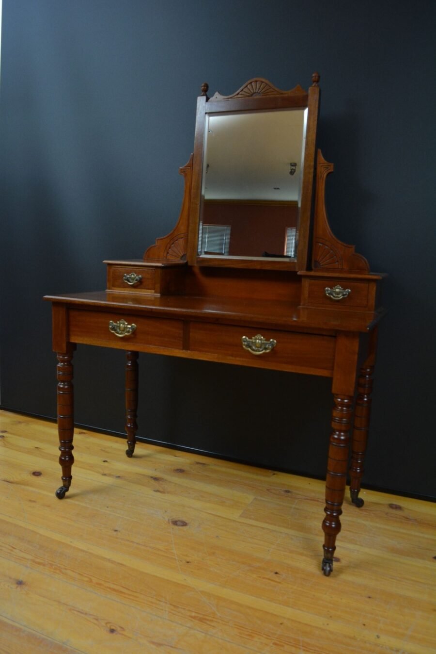 Edwardian Mahogany Dressing table - Image 3