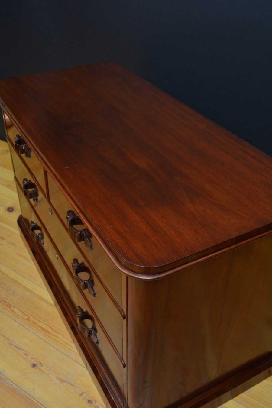 Low Victorian Mahogany Chest Of Drawers H75cm - Image 4