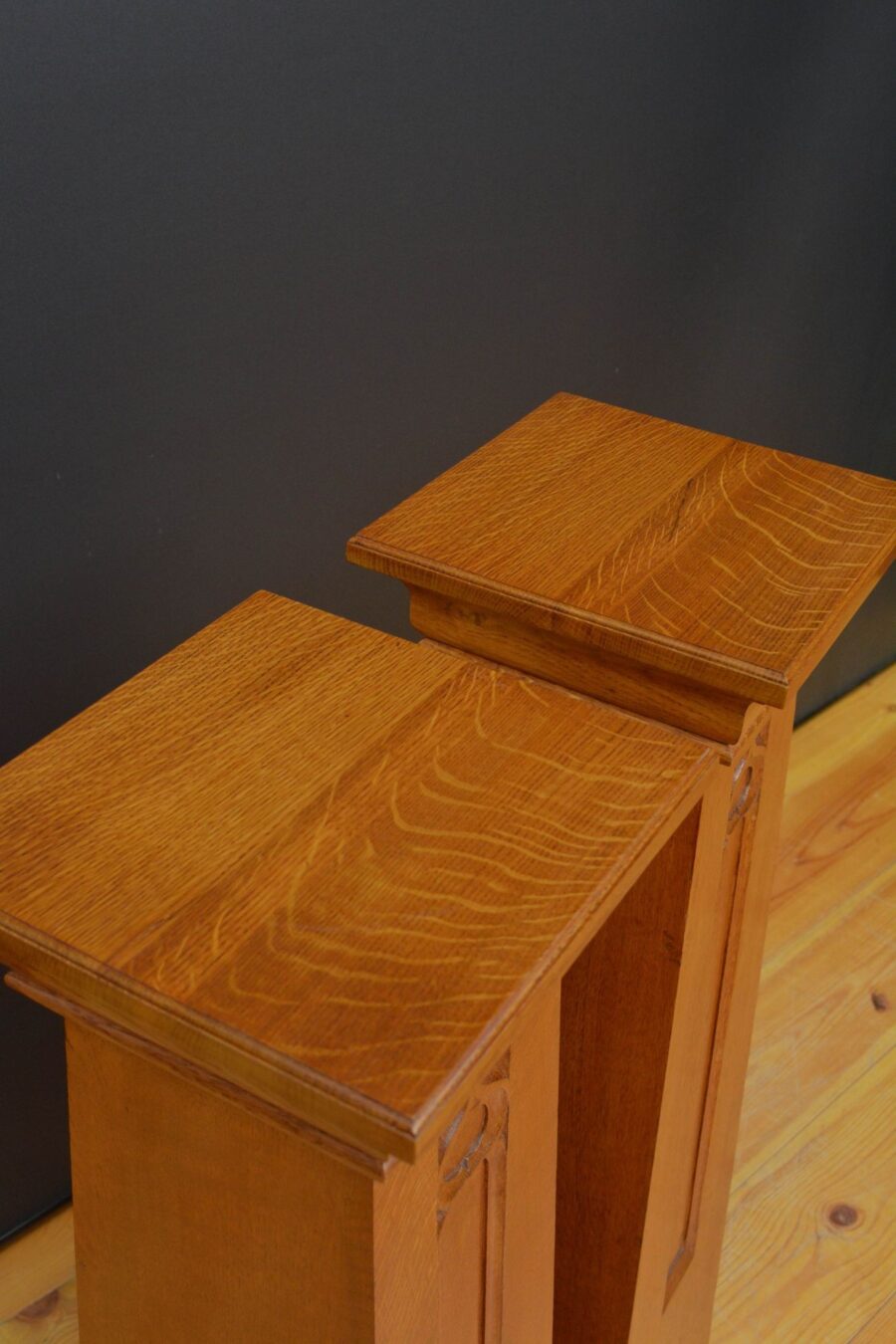 Pair of Stylish Arts and Crafts Pedestals in Oak - Image 5