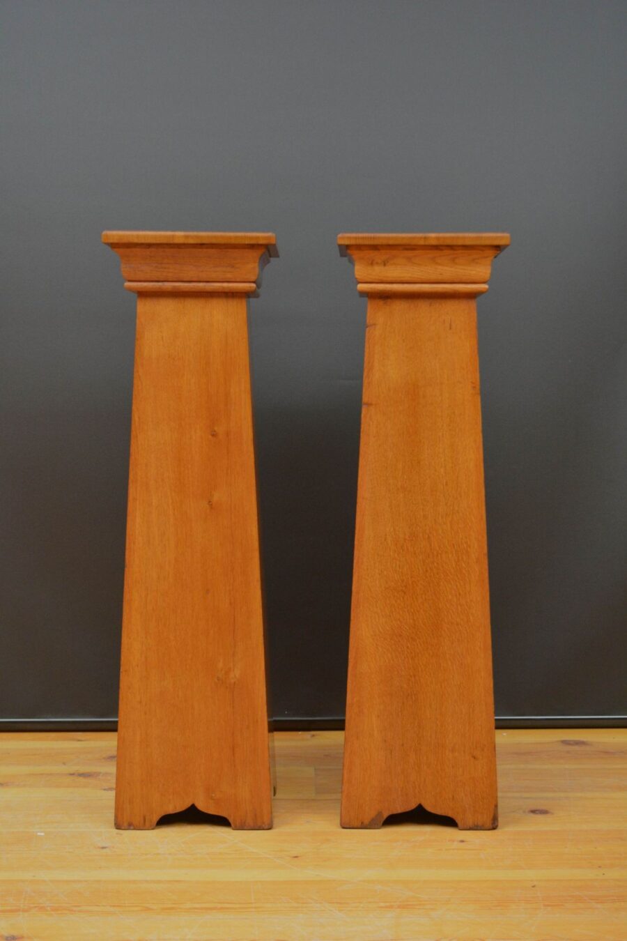 Pair of Stylish Arts and Crafts Pedestals in Oak - Image 6