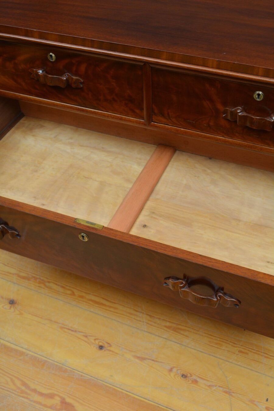 Low Victorian Mahogany Chest Of Drawers H75cm - Image 8