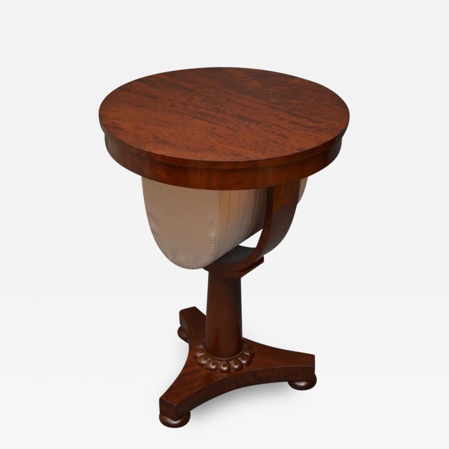 William IV Work Table in Mahogany - Image 2