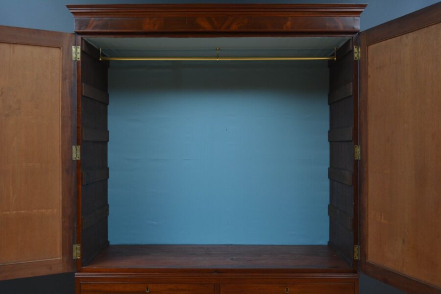 English George III Mahogany Linen Press - Image 8